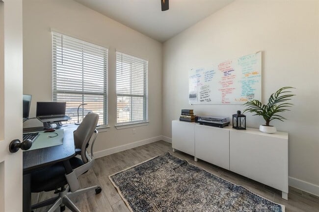 Photo - 2812 Sebring Cir