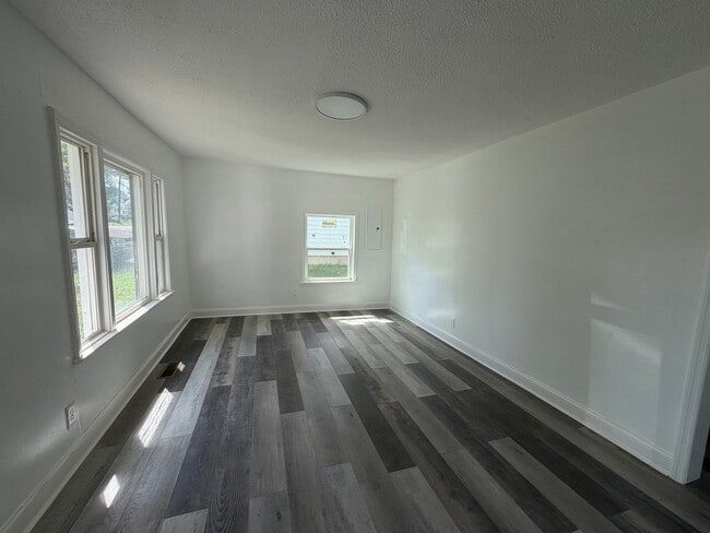 Photo - 606 Pace St