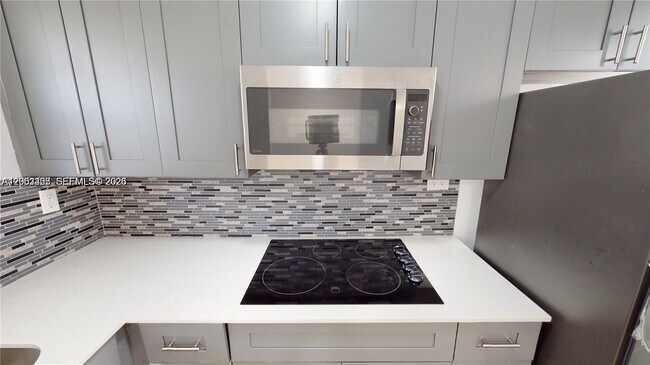 Photo - 453 SW 2nd St Unit 301C