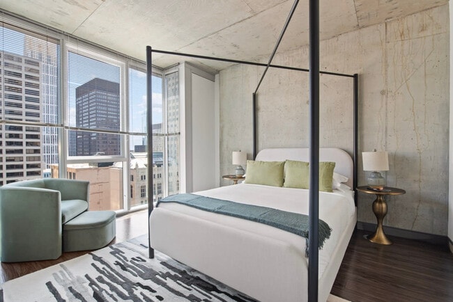 215 W Lake St Unit SI ID1029635P