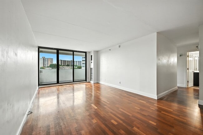 Building Photo - 5911 Edsall Rd Unit 502 Rental