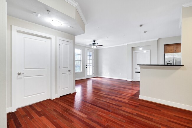 Photo - 7342 Oak Manor Dr