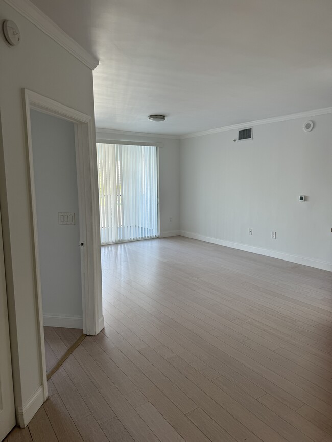 Photo - 17150 N Bay Rd Condo Unit 2809