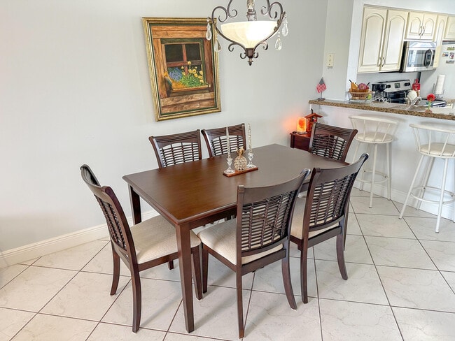 Photo - 2222 N Cypress Bend Dr Unit 403