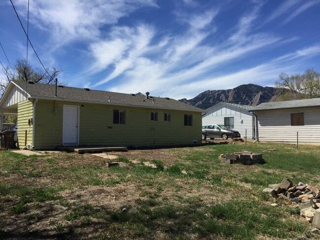 Photo - PRE LEASE: 3 Bed 1.5 Bath House Close To Campus!