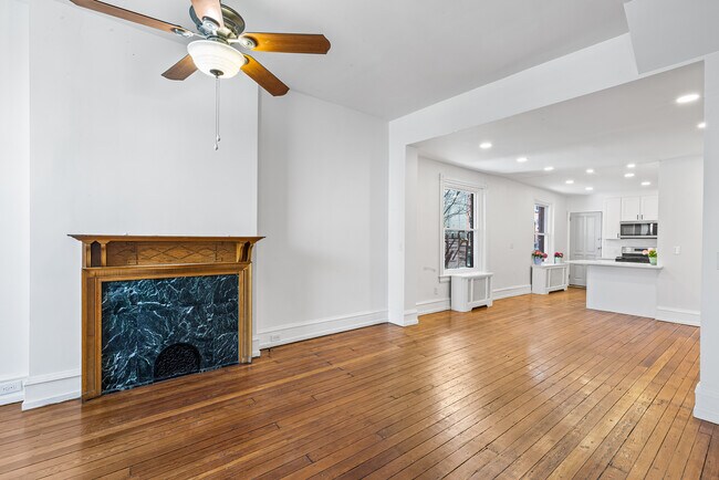 Photo - 2428 Poplar St