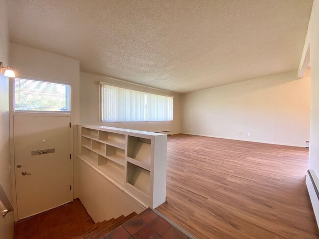 Photo - 8347 Triplex