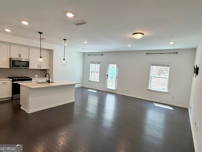 Photo - 716 Vallin St