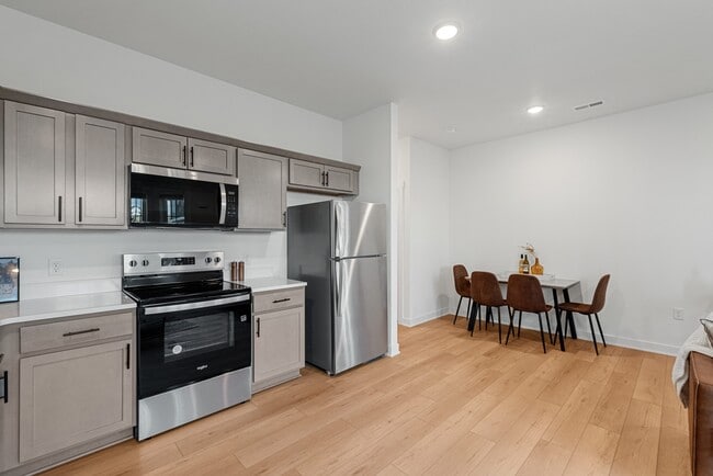 Photo - 1206 SW Franklin Ct