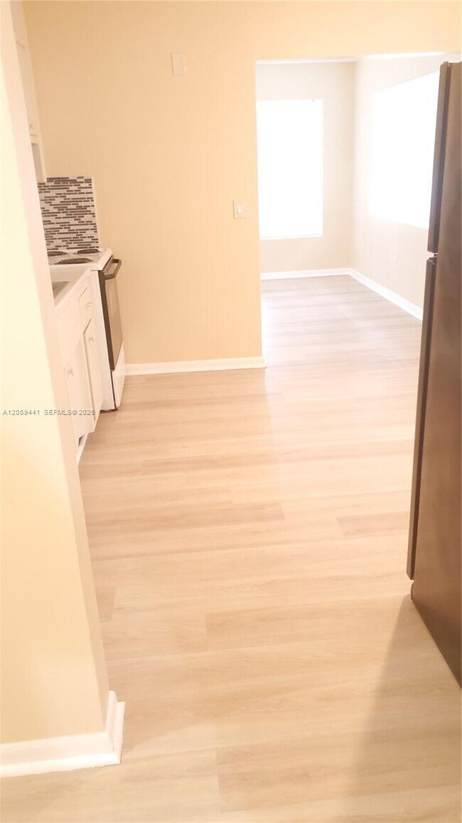 Photo - 619 N D St