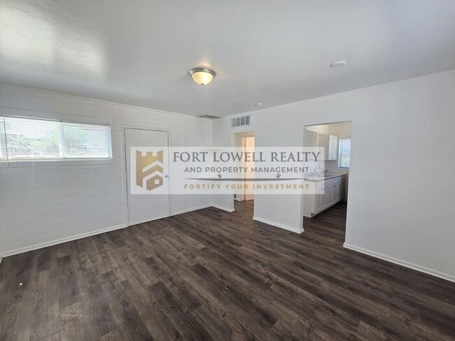 Photo - Modern 1 Bed / 1 Bath Apartment with Private Yard!