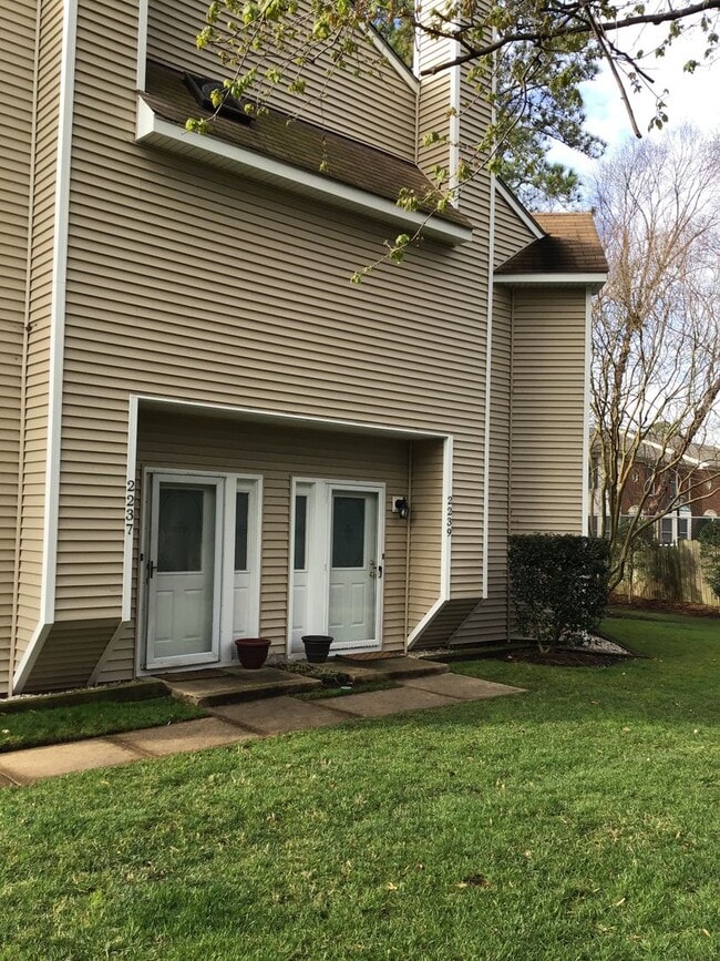 Lovely 2 story condo in Chicks Beach! - Lovely 2 story condo in Chicks Beach!