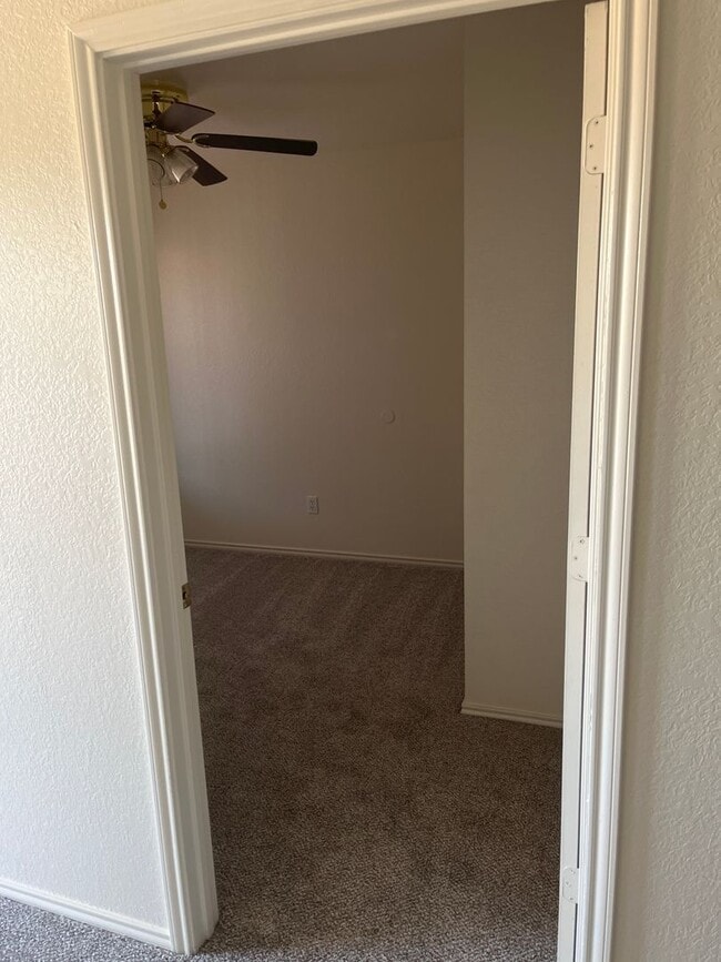 Photo - 3114 Oak Ln Unit H