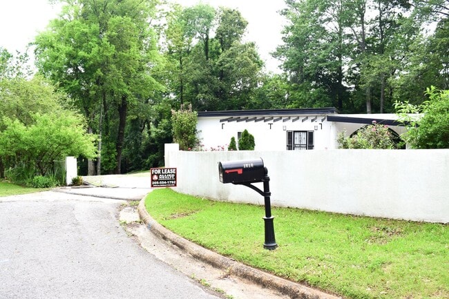 Photo - 1610 E 27th Ave