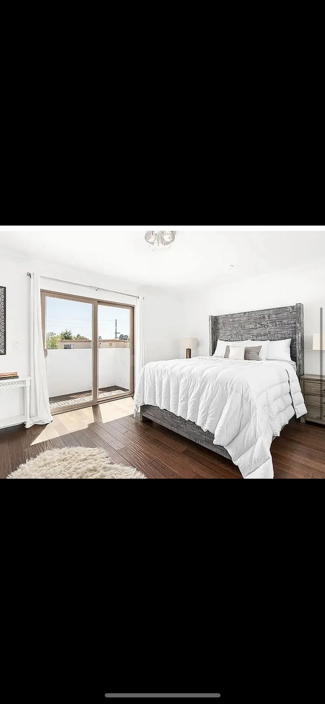 Photo - 1621 Barry Ave Condo Unit Nikki Karamooz