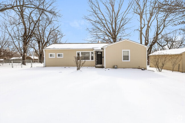 Building Photo - Beautiful 4 Bedroom Rental
