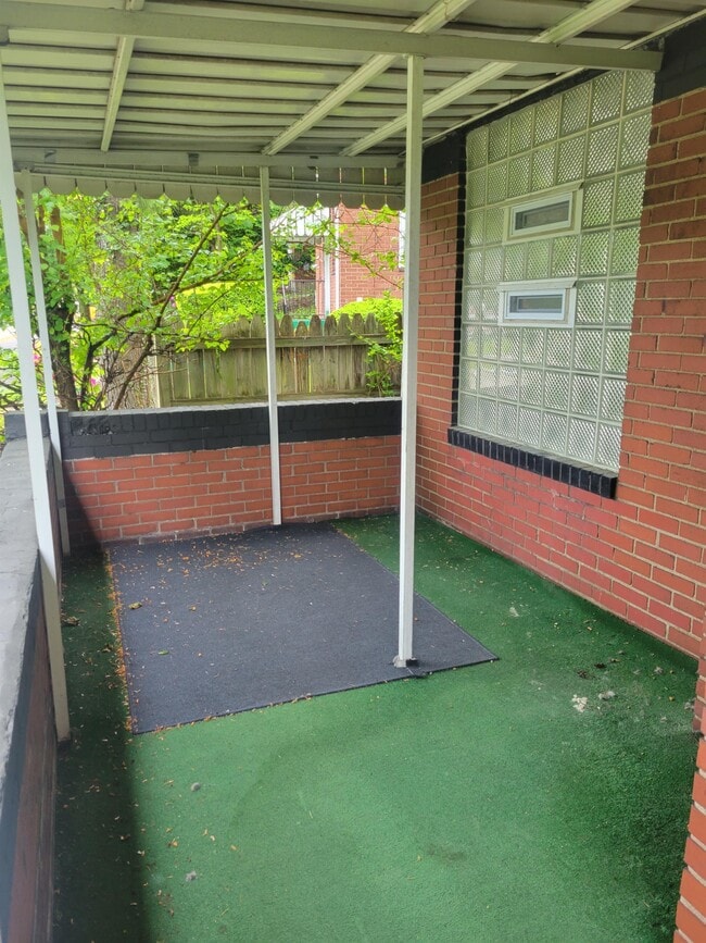 Photo - 2436 Laketon Rd