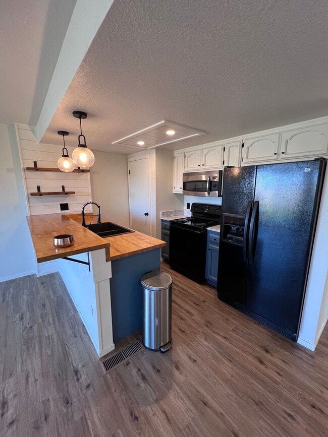 Photo - Charming 2-bedroom, 1.5-bathroom