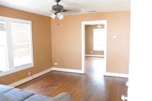 Photo - 1523 S Robertson Ave