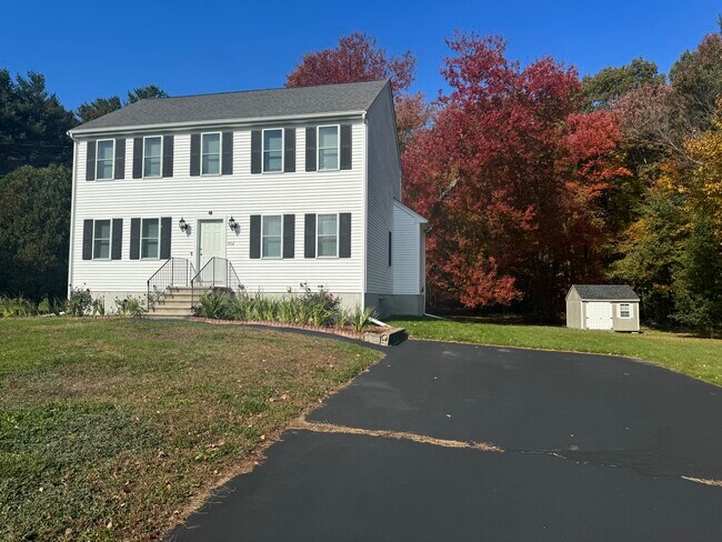 Photo - 950 S Main St