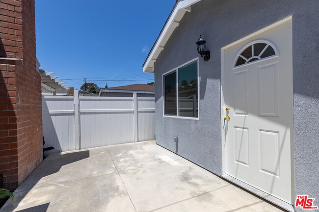 Photo - 5123 W 130th St House