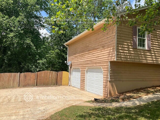 Photo - 2433 Westland Way
