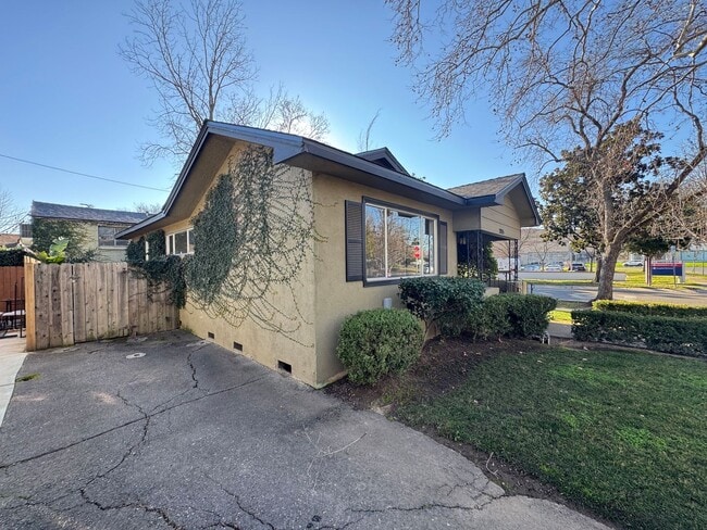 Photo - 3 bedroom 2 bathroom single family home | Located in Tahoe Park