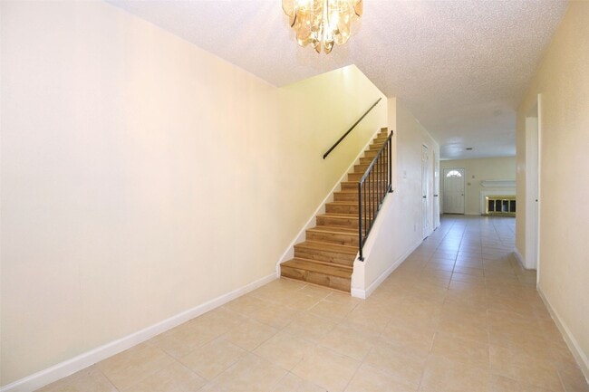 Photo - 2115 E Weldon Dr
