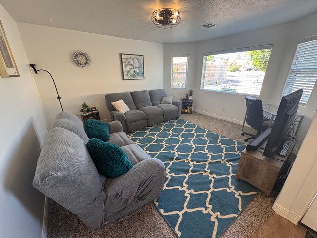 Photo - Fully Furnished Desert Dream Townhome! SHORT TERM LEASE OPTION