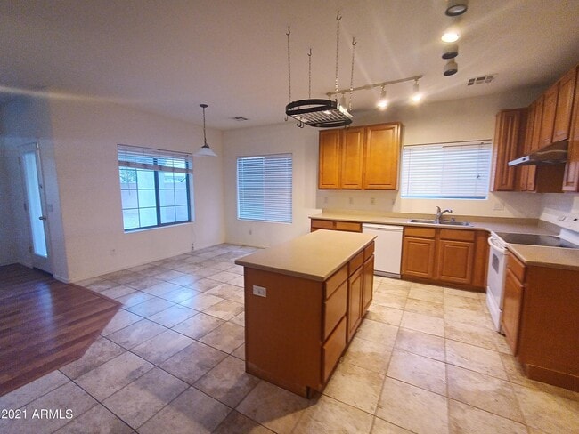 Photo - 1280 E Canyon Creek Dr