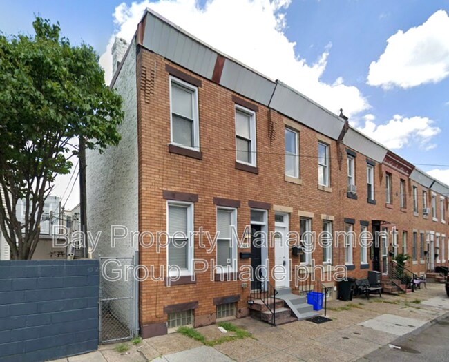 Photo - 2441 E Oakdale St