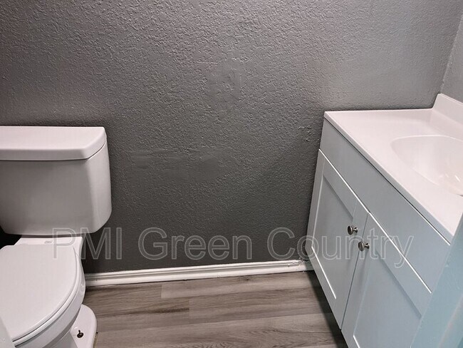 Photo - 404 E Redwood St