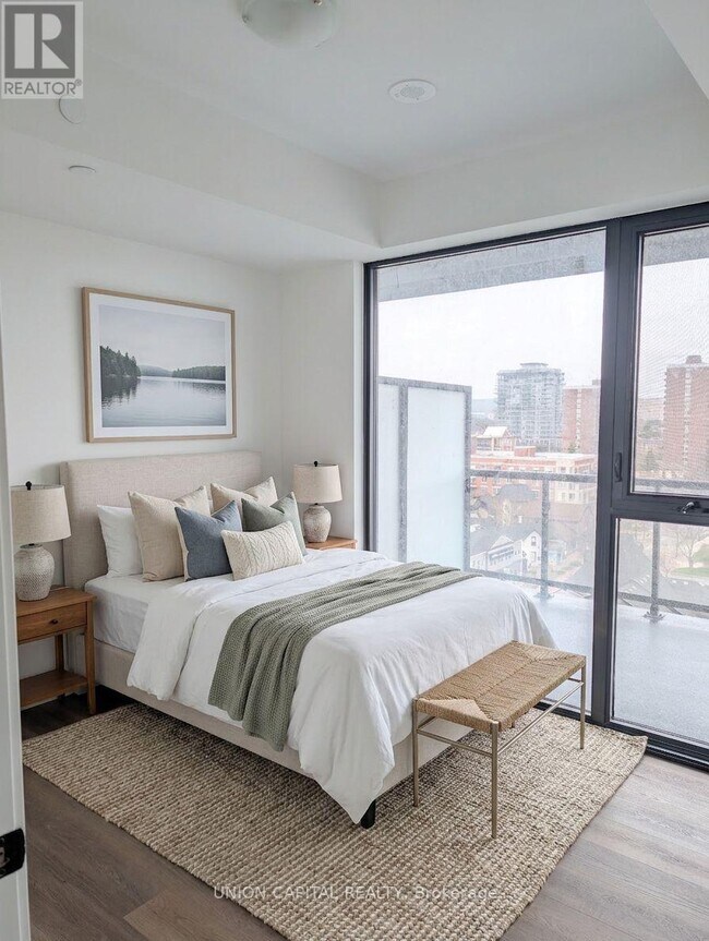 Photo - 2075 Lakeshore Rd. Unité 801