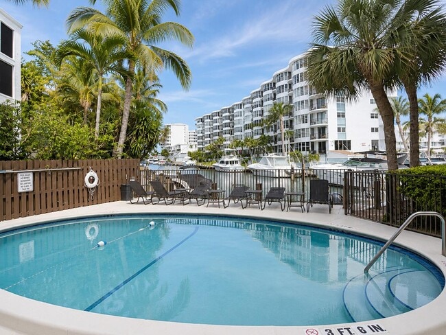 Photo - 4800 Bayview Dr Unit 306