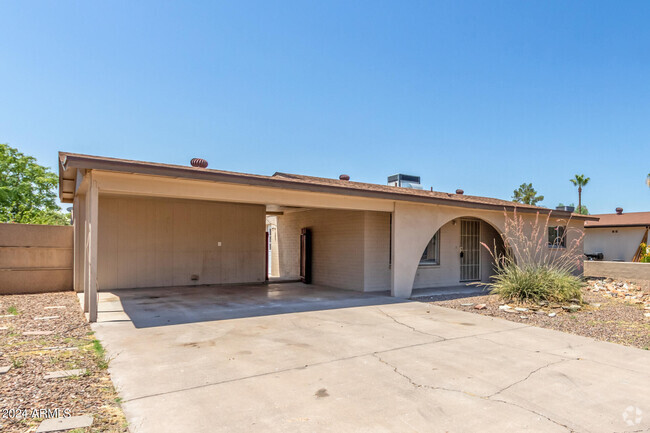 Building Photo - 4655 W Sunnyside Ave Rental