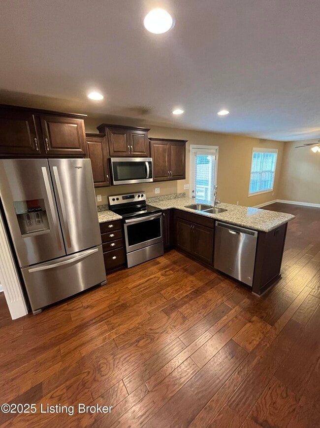 Photo - 208 Huckaberry St