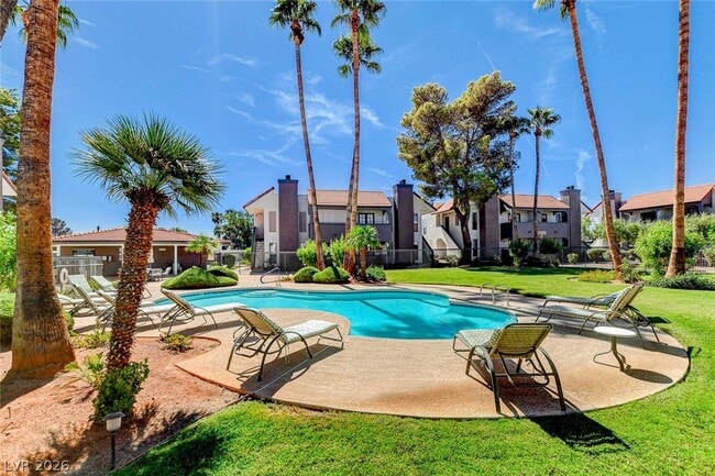 Building Photo - 6149 W Oakey Blvd Unit C