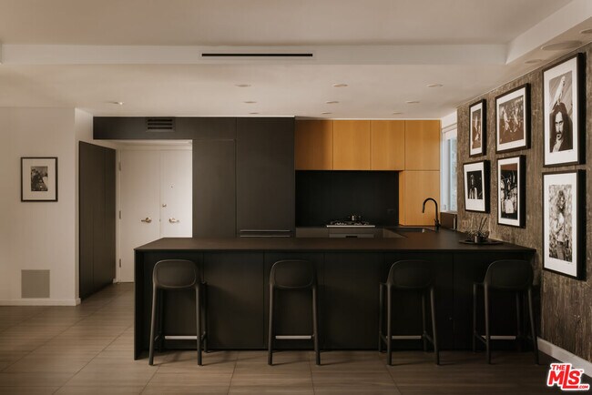 Photo - 8787 Shoreham Dr Unidad 805