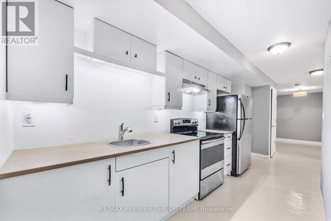 Photo - 223 Landsbridge St