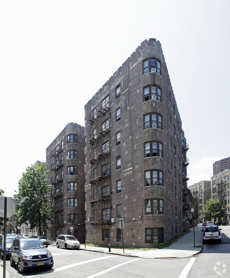 Photo - 3525 Perry Ave Apartments