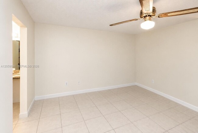 Photo - 10425 SW 112th Ave Unit 325