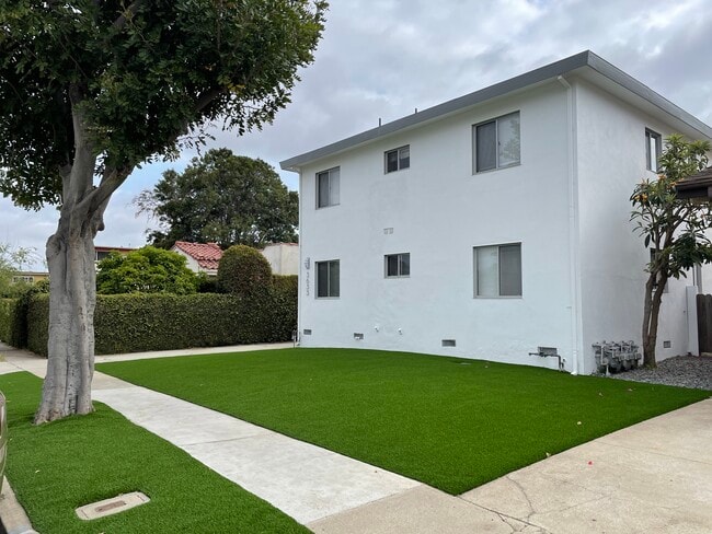 Edificio - 3633 Kelton Ave Unidad 3