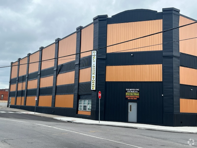 Building Photo - 2121 Beale Ave Rental