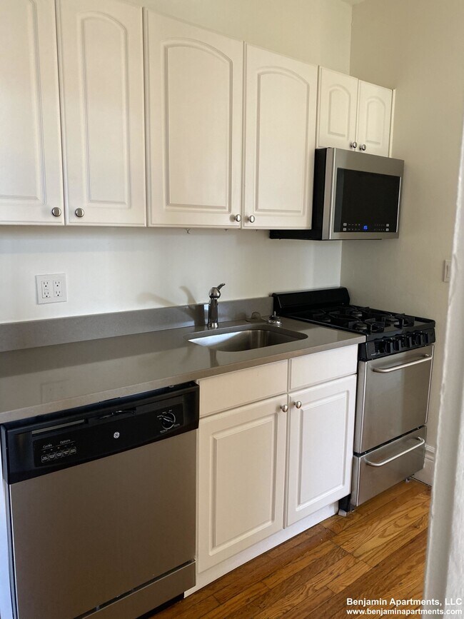 Photo - 6 Camelot Ct