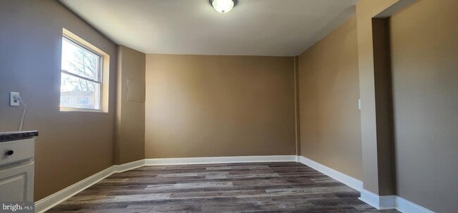 Photo - 14820 Darbydale Ave