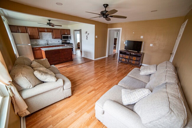 Photo - 4572 Rumsey Ave