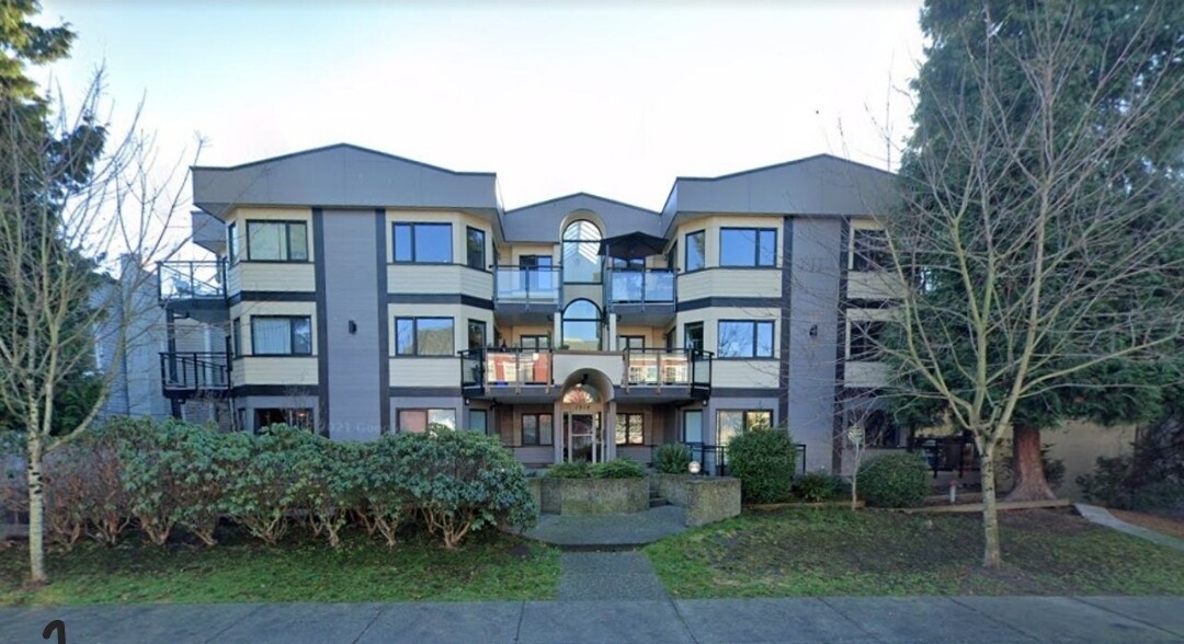 Photo - 1918 York Ave