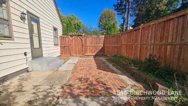 4846 Birchwood Ln