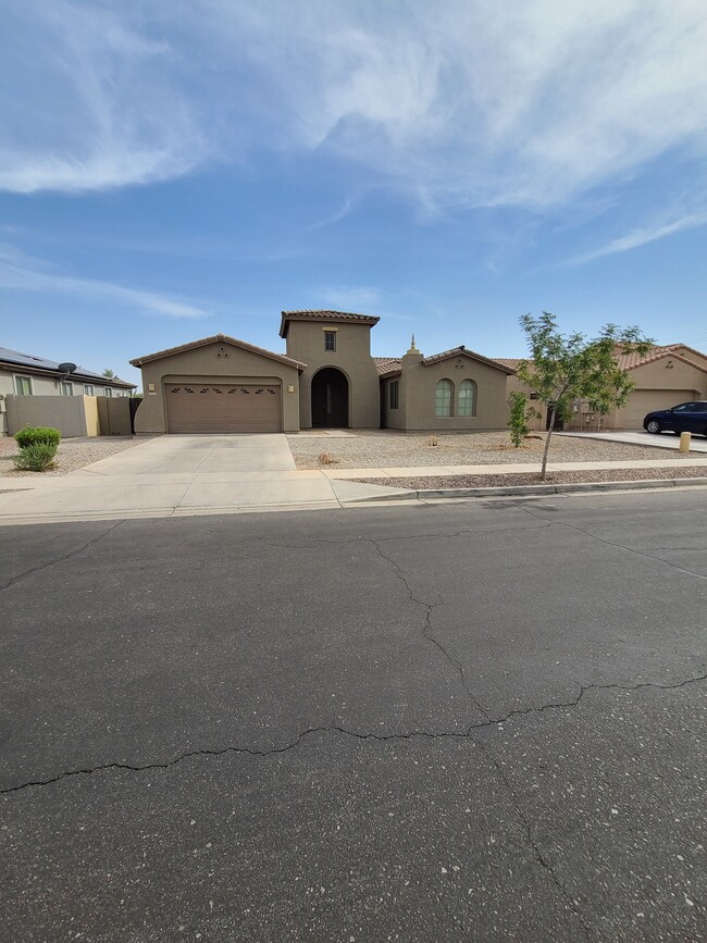 Building Photo - 3233 E Blue Ridge Way Rental