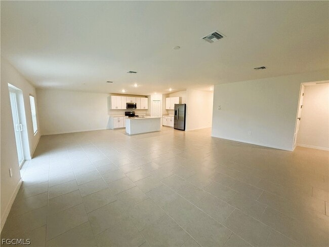 Photo - 335 Parish Dr